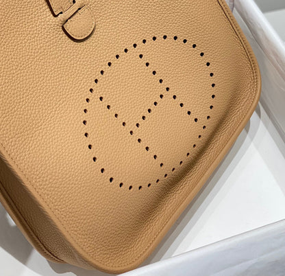 Evelyne 29cm Tabac Camel Togo Silver Hardware