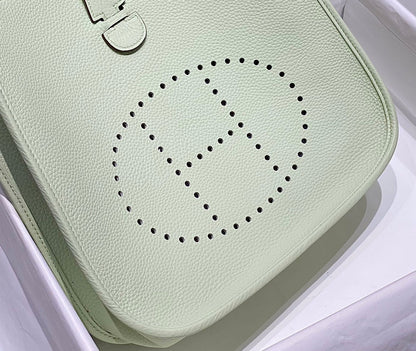 Evelyne 29cm Glacial Green Togo Silver Hardware