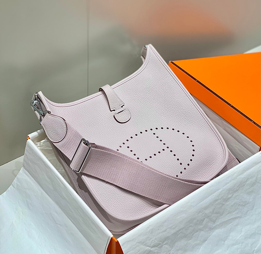 Evelyne 29cm Light Pink Togo Silver Hardware