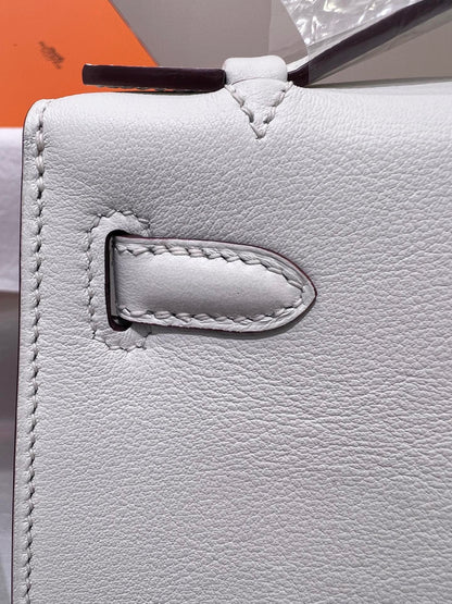 HM KELLY POCHETTE 22CM WHITE SWIFT GOLD HARDWARE