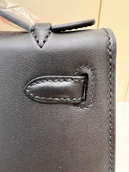 HM KELLY POCHETTE 22CM BLACK SWIFT GOLD HARDWARE