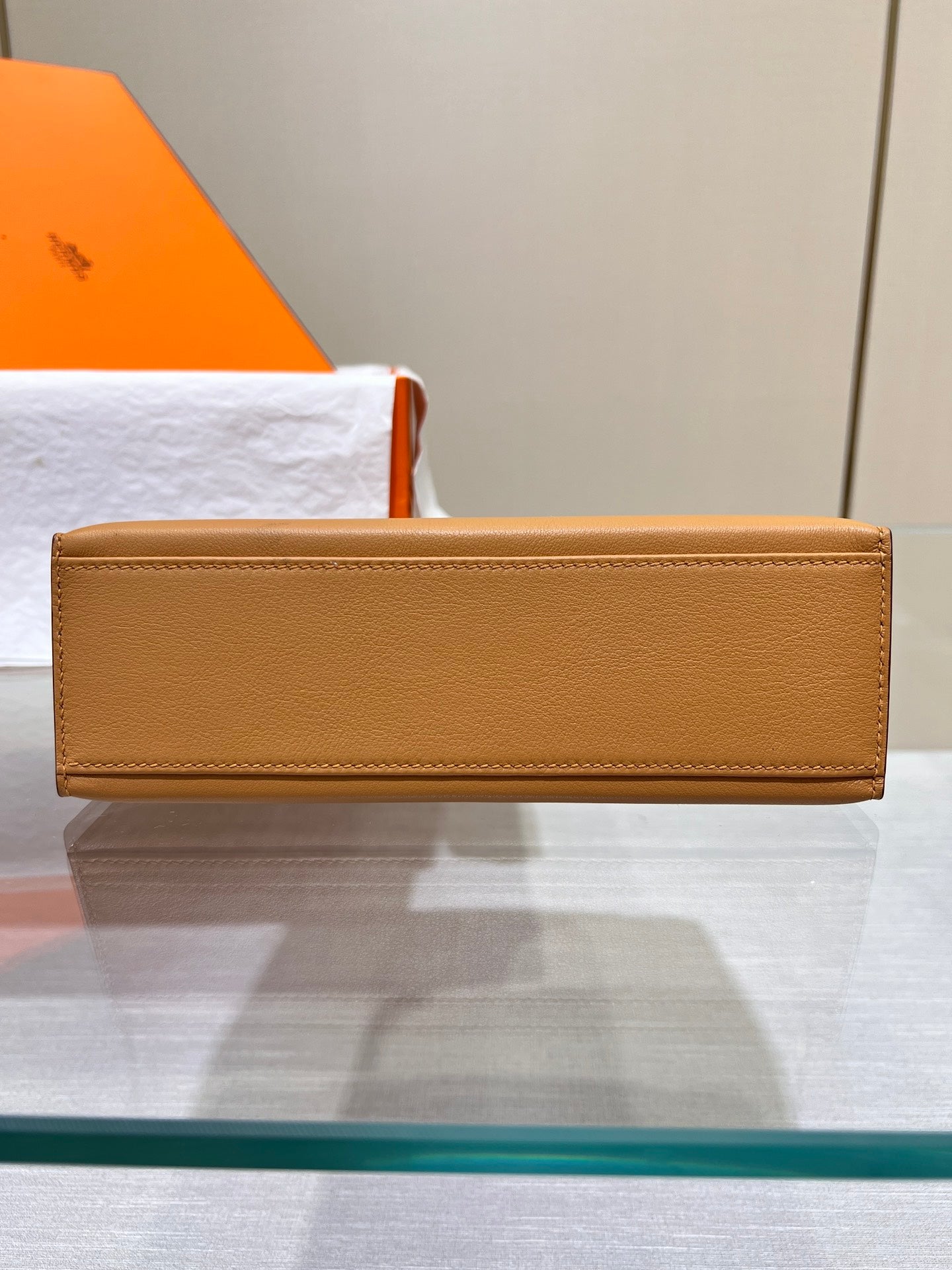 HM KELLY POCHETTE 22CM BROWN SWIFT GOLD HARDWARE