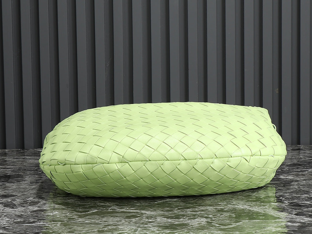 bv teen jodie 36cm light green lambskin