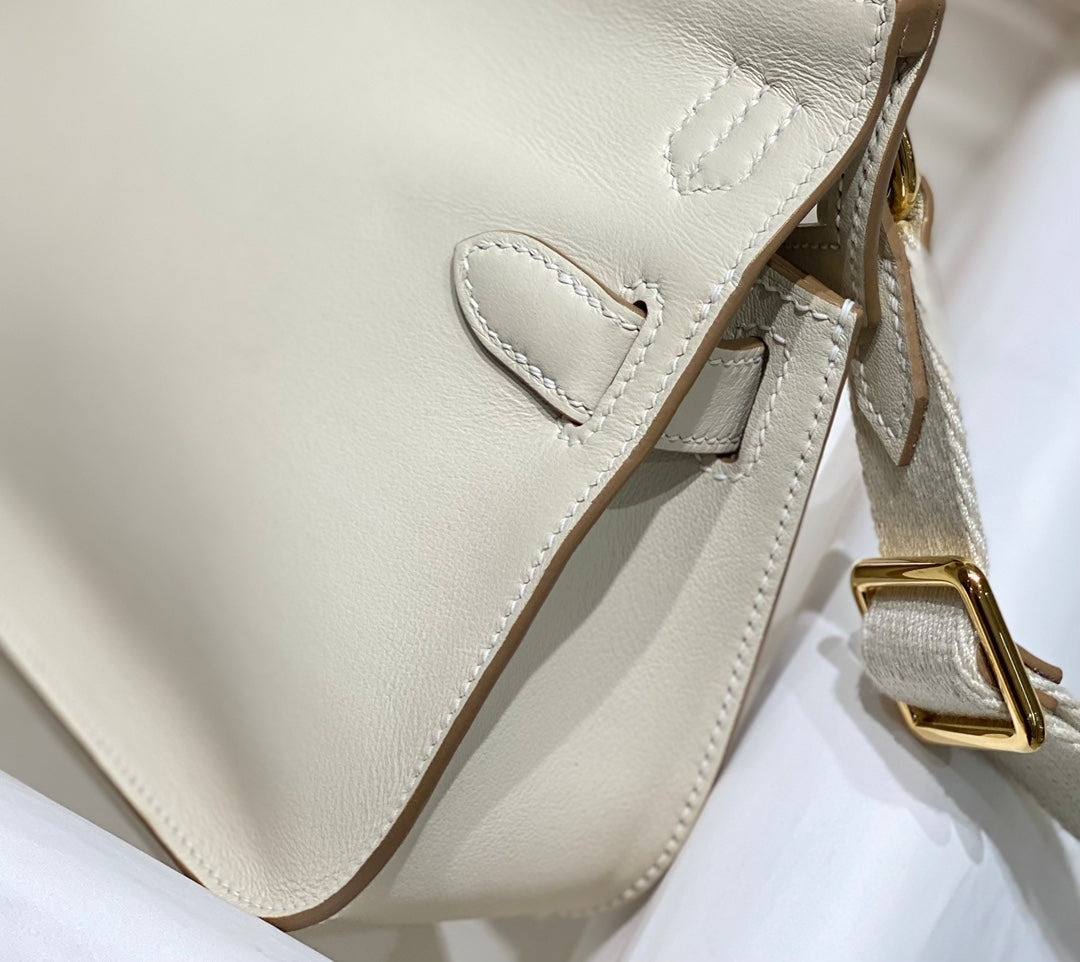 KELLY 23CM JYPSIERE WHITE LEATHER CROSSBODY BAG GHW