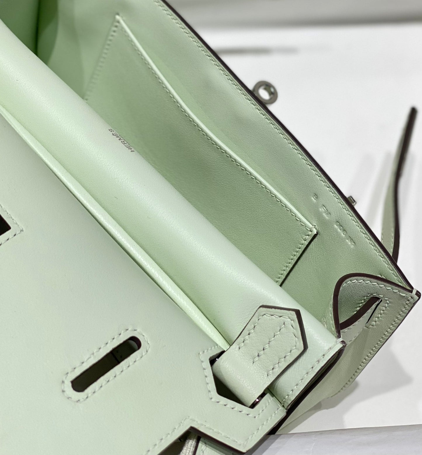 KELLY 23CM JYPSIERE LIGHT GREEN LEATHER CROSSBODY BAG SHW