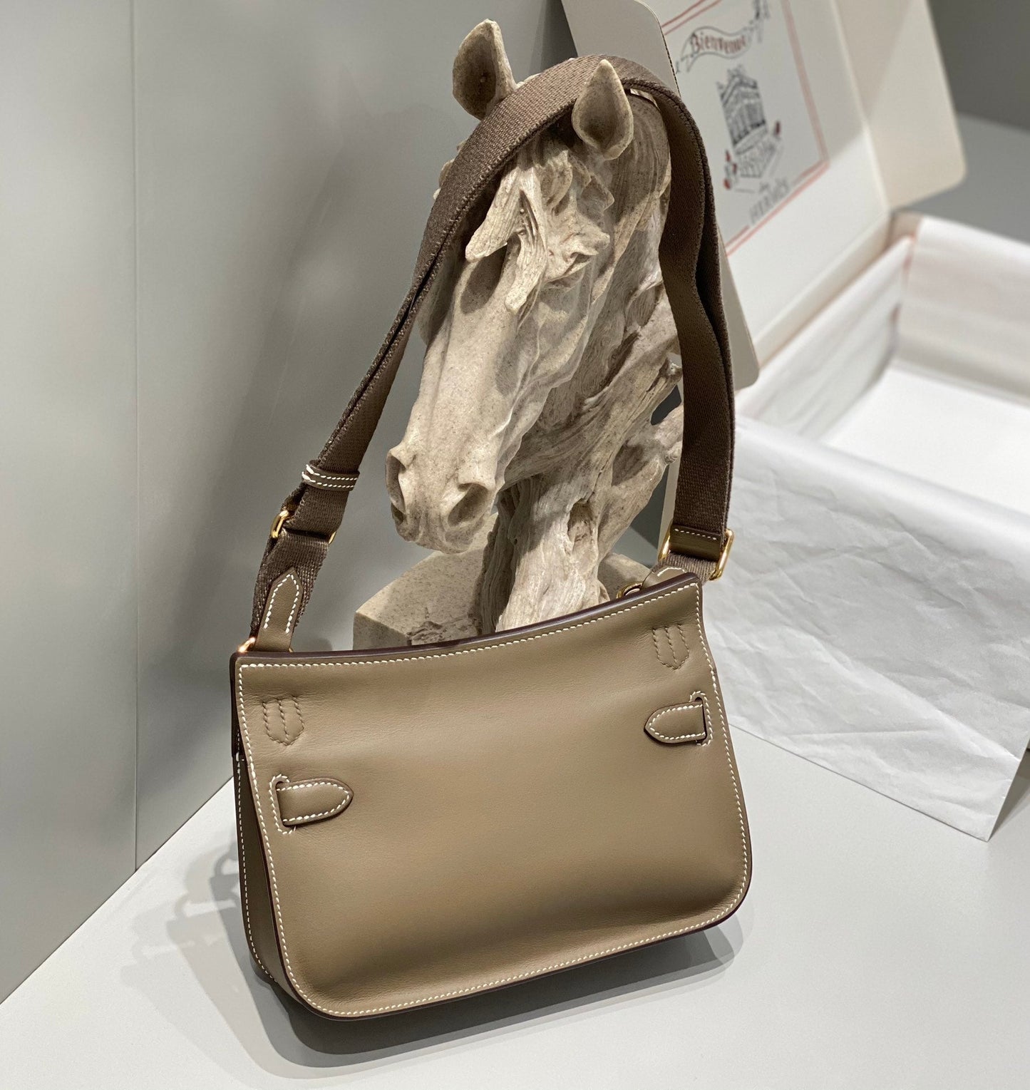 KELLY 23CM JYPSIERE BROWN LEATHER CROSSBODY BAG GHW