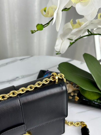 MONTAIGNE 25 BAG IN BLACK CALFSKIN