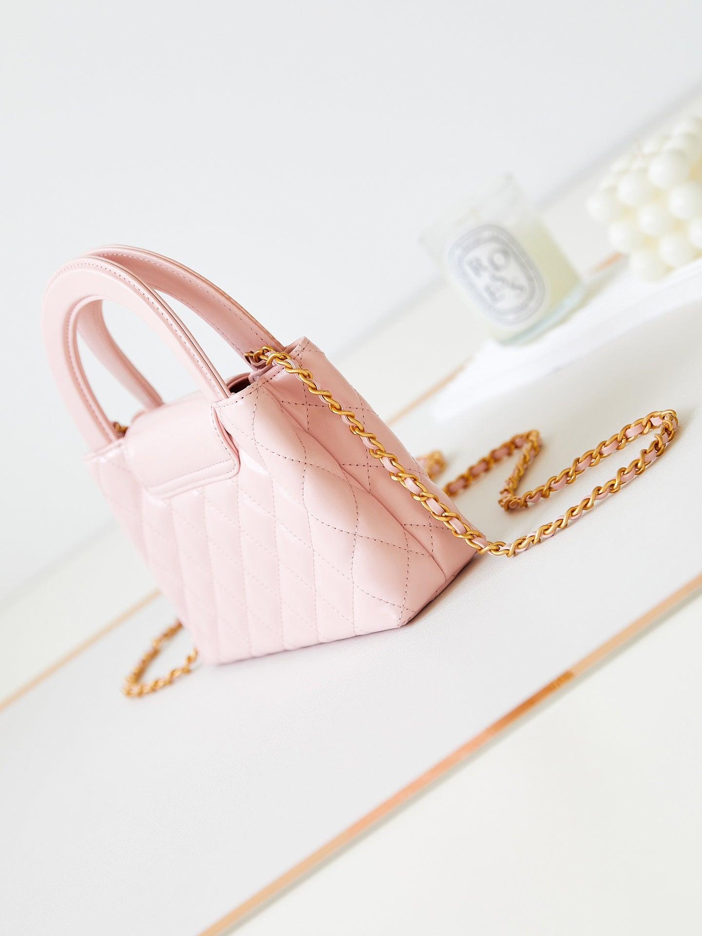 cc 24a nano 19cm kelly shopper bag light pink lambskin