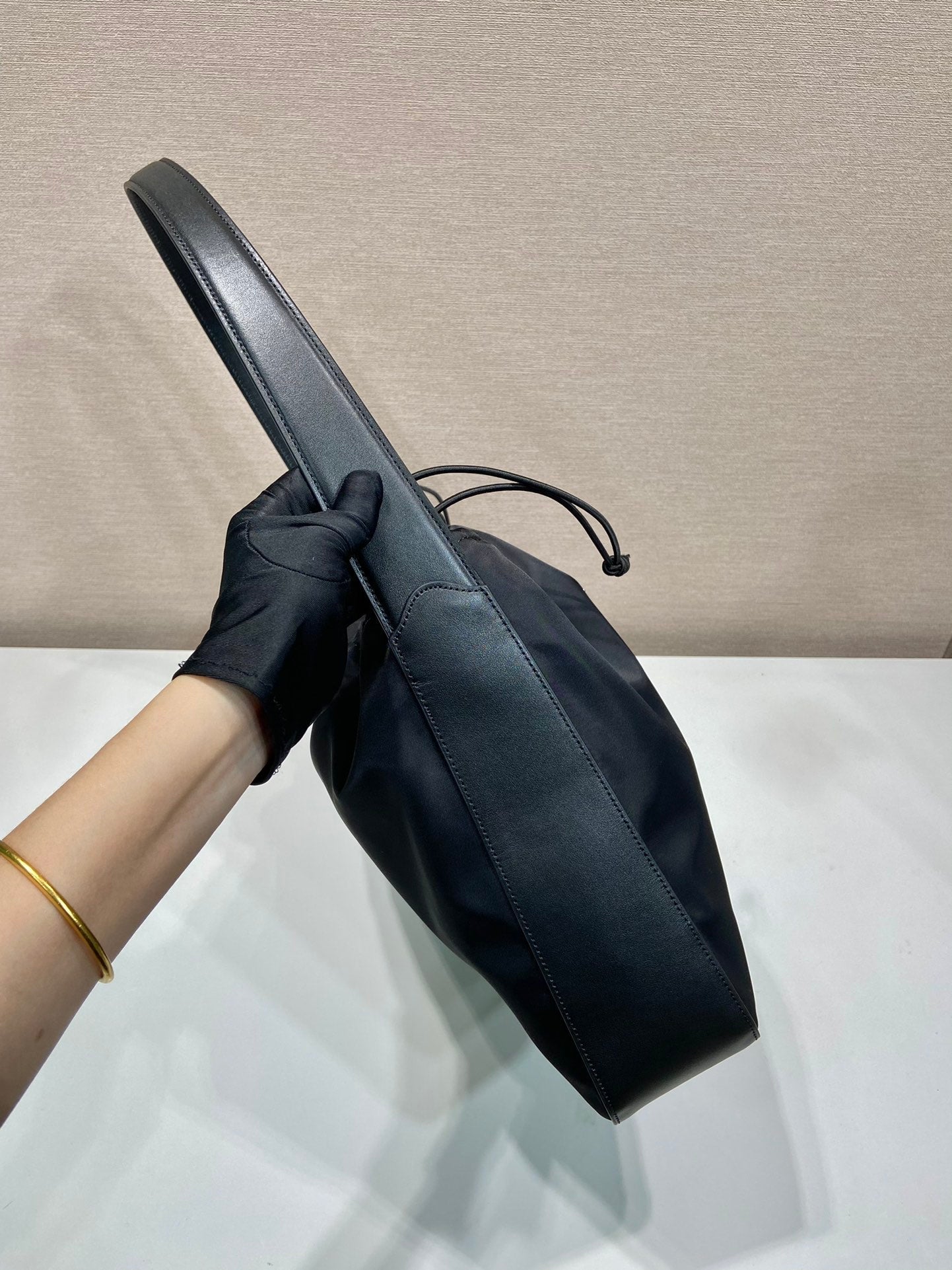 LARGE DRAWSTRING BAG 37 IN BLACK RE-NYLON