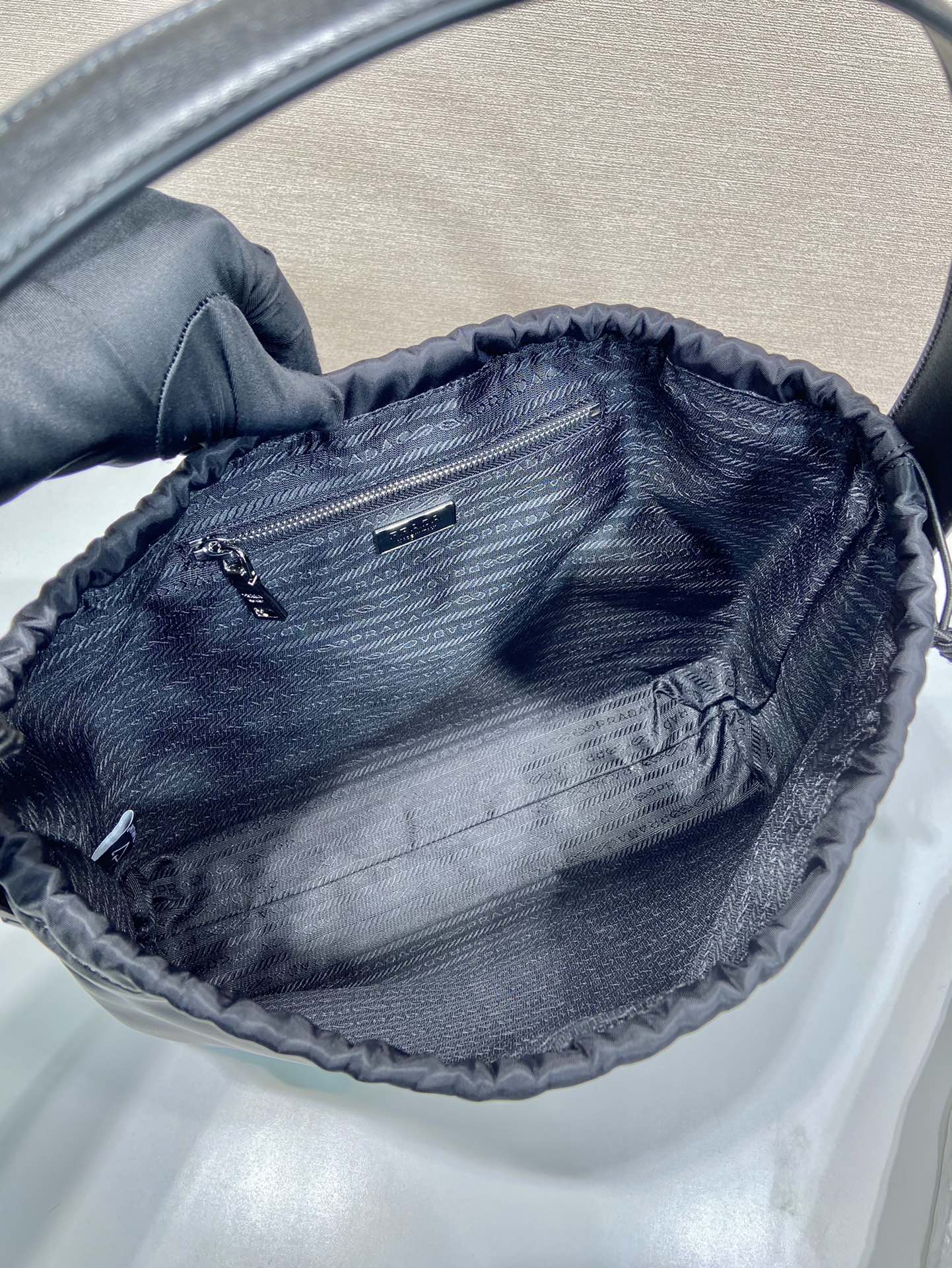 LARGE DRAWSTRING BAG 37 IN BLACK RE-NYLON