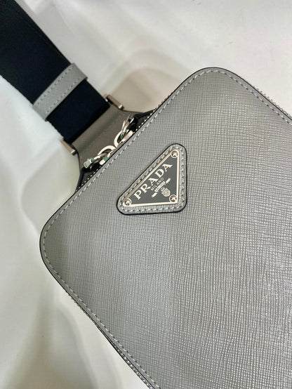 CHEST BAG 20 IN ECHO GRAY SAFFIANO LEATHER