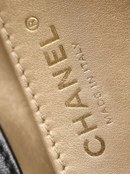 cc 24s mini flap bag 17cm black lambskin pearl ball