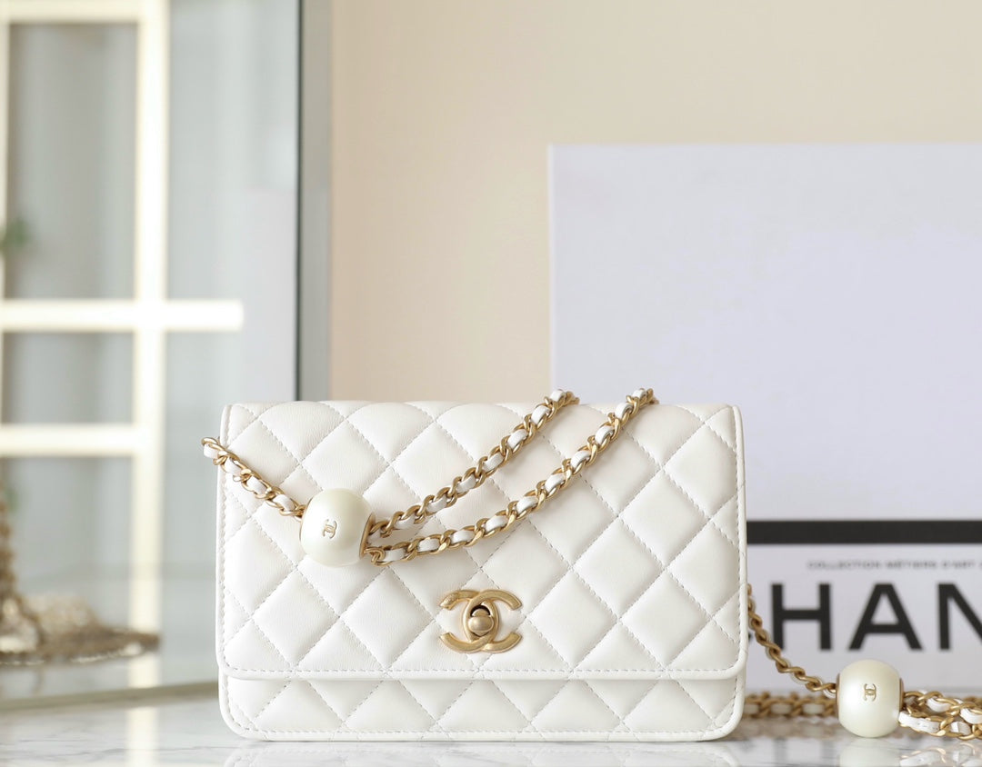 cc 24s woc 19cm white calfskin pearl ball