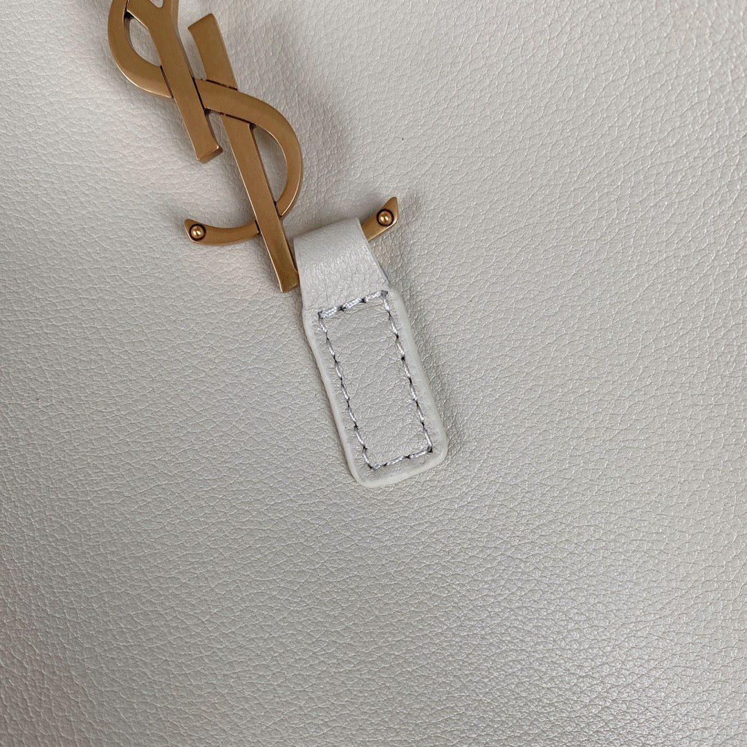 le 5a7 small 23cm white calfskin