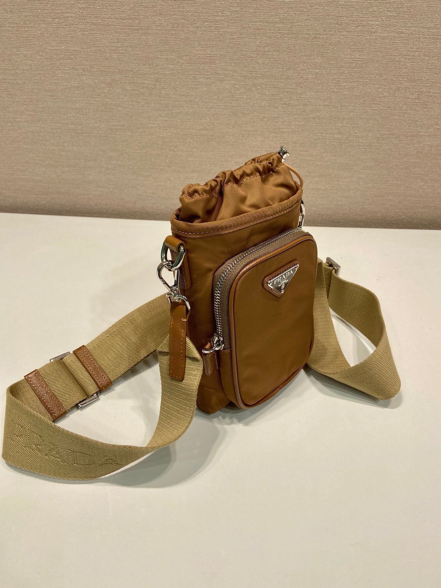 PHONE BAG 18 IN SEPIA BROWN RE-NYLON