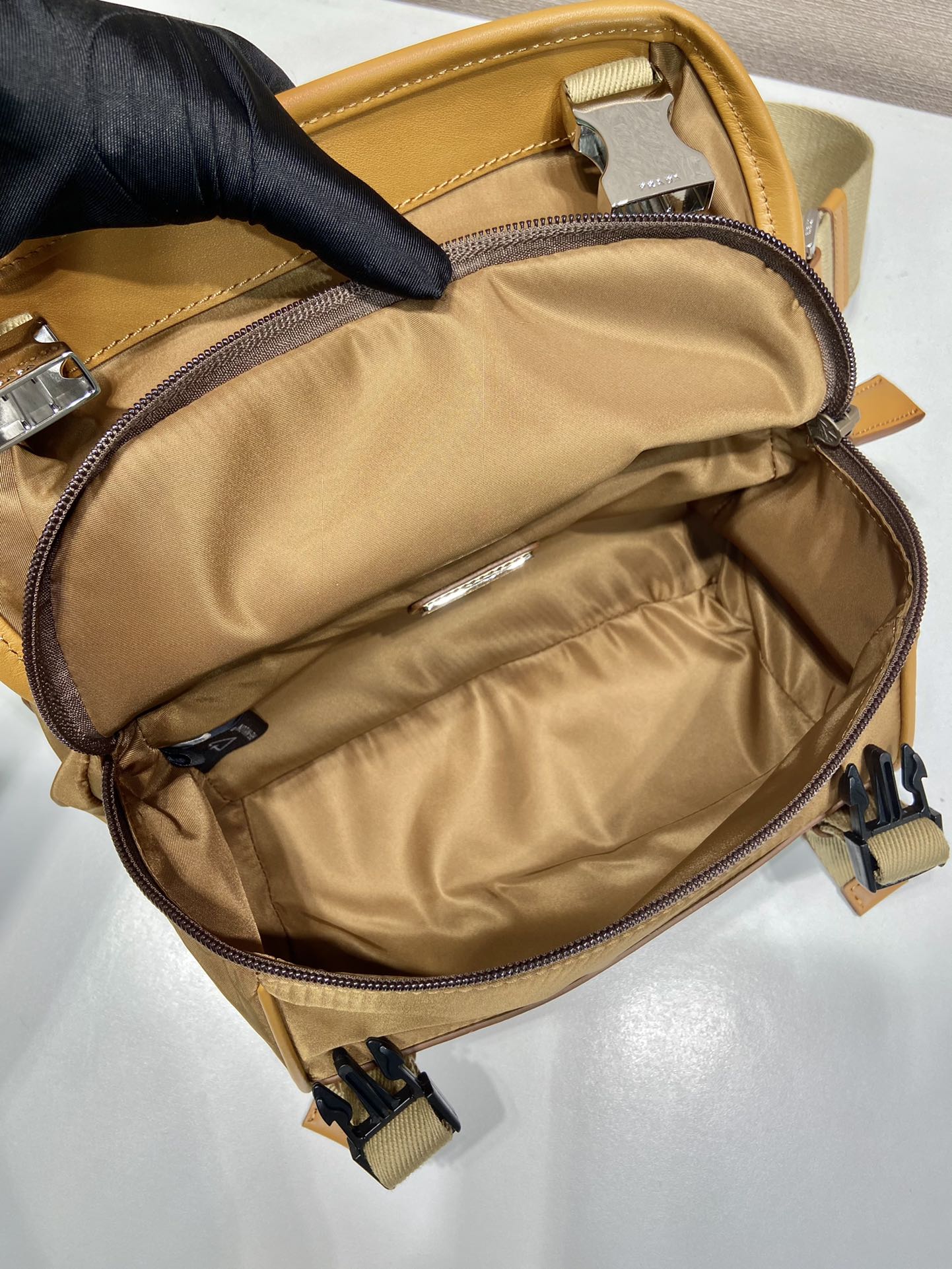 MESSENGER BAG 20 IN CIDER BROWN RE-NYLON AND CALFSKIN TRIM