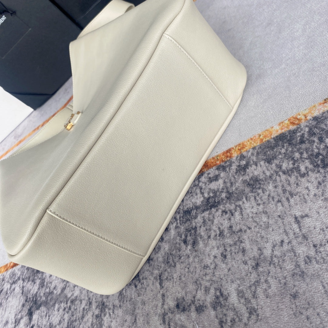 le 5a7 large 30cm white calfskin