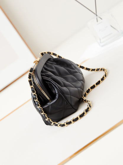 24a clutch 24cm black lambskin gold hardware