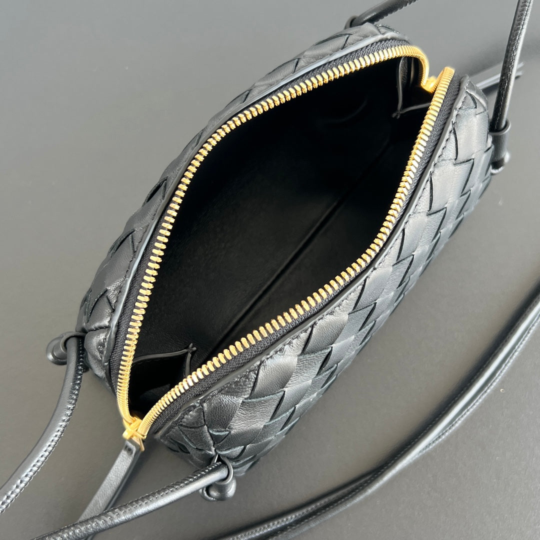 BV Concert Pouch 18.5cm Black Lambskin