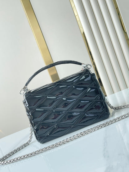 GO-14 MM 23 IN BLACK GLOSSY CALFSKIN SILVER HARDWARE