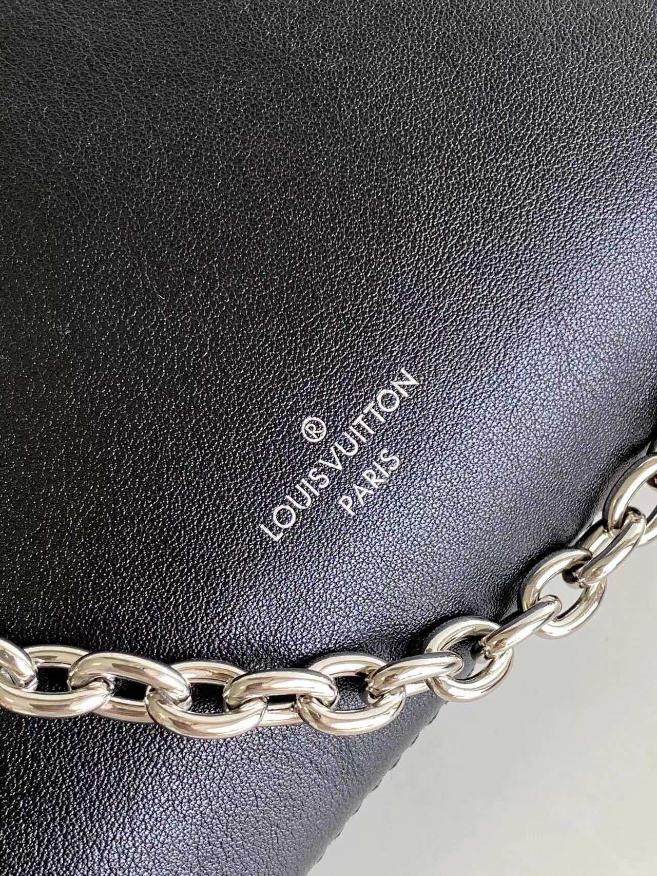 SLIM TRUNK 23 IN BLACK CALFSKIN SILVER HARDWARE