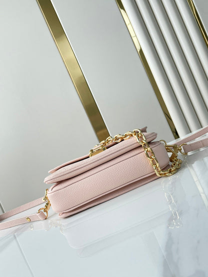 POCHETTE M¨¦TIS EAST WEST 21 IN PINK OPALE MONOGRAM ECLIPSE CANVAS GOLD BUCKLE