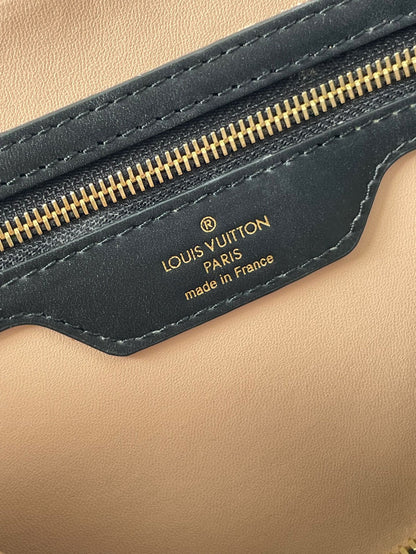 SPEEDY BANDOULI¨¨RE 25 WITH CRISS CROSS PATTERN IN BLACK LAMBSKIN