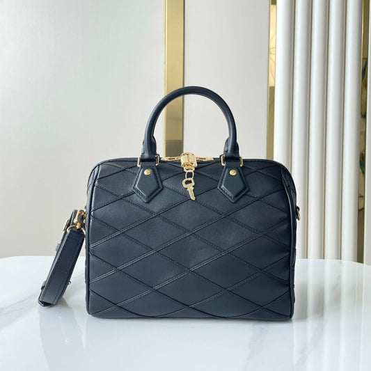 SPEEDY BANDOULI¨¨RE 25 WITH CRISS CROSS PATTERN IN BLACK LAMBSKIN