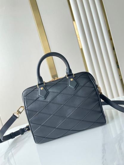 SPEEDY BANDOULI¨¨RE 25 WITH CRISS CROSS PATTERN IN BLACK LAMBSKIN
