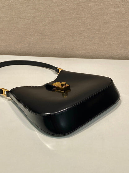 CLEO SHOULDER BAG 22 IN BLACK BRUSHED LAMBSKIN WITH CLASP CLOSURE