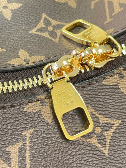 SLOUCHY PM 33 IN BROWN MONOGRAM CANVAS