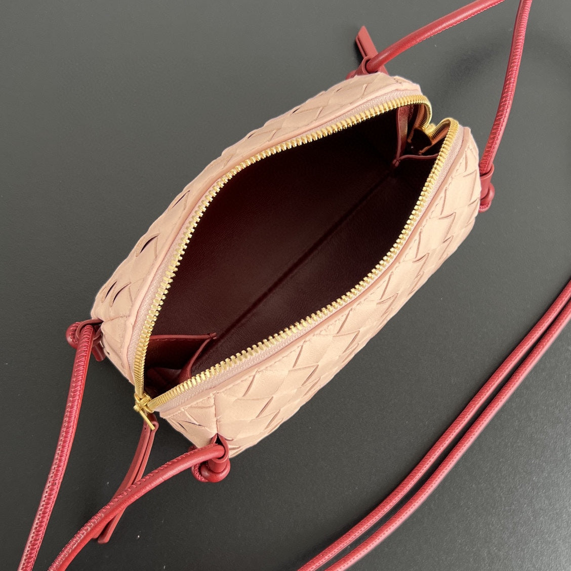 BV Concert Pouch 18.5cm Nude Red Lambskin