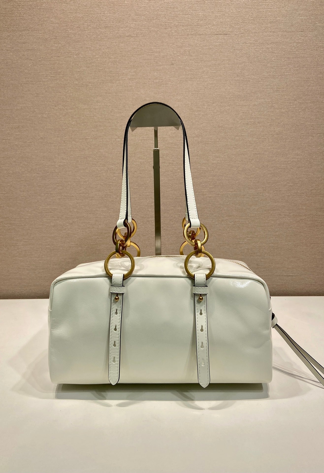 LARGE RECTANGULAR BAG 30 IN WHITE OIL WAX LAMBSKIN GOLD HARDWARE