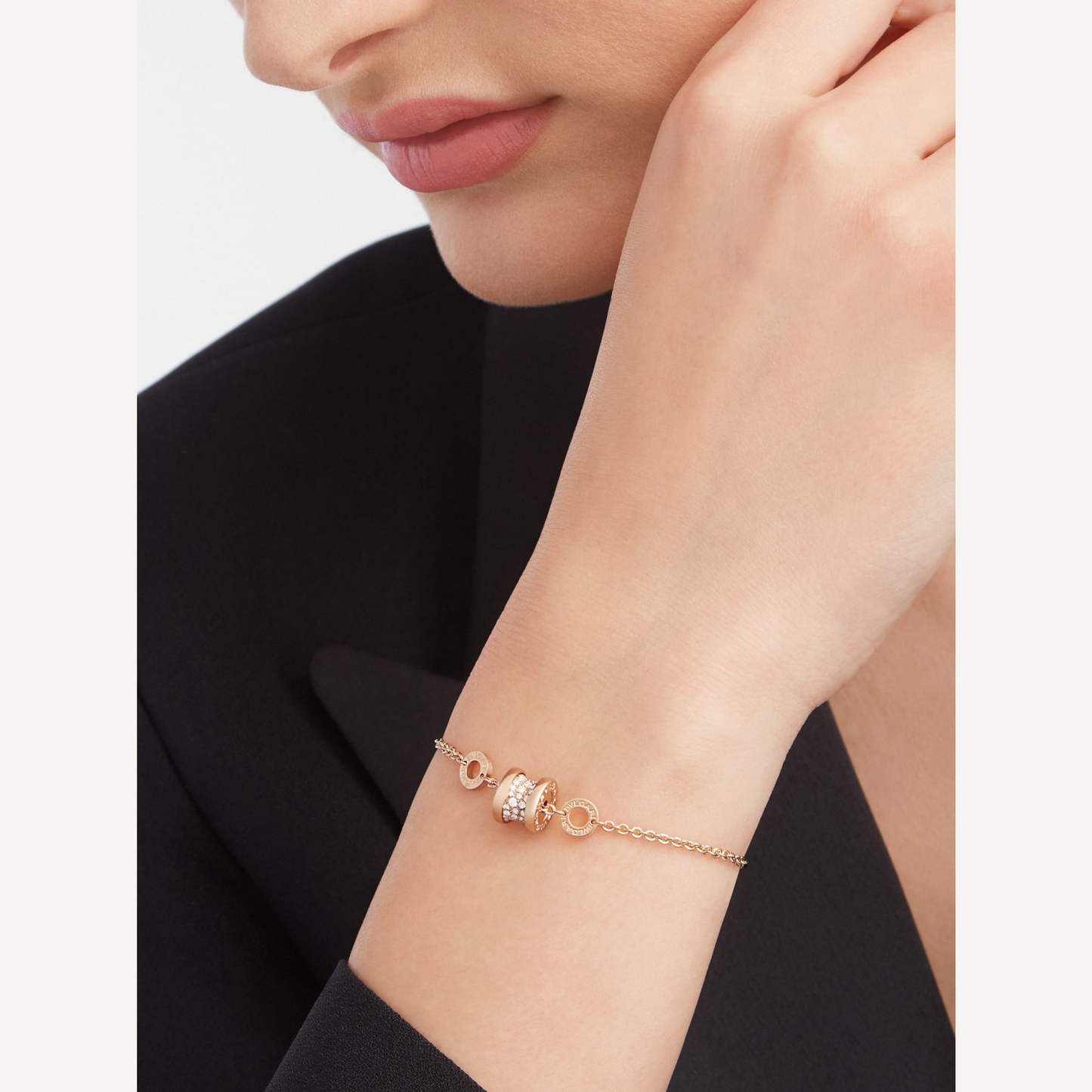 DIANA ZERO 1 SOFT PINK GOLD WITH PAVED DIAMONDS ON THE SPIRAL BRACELET