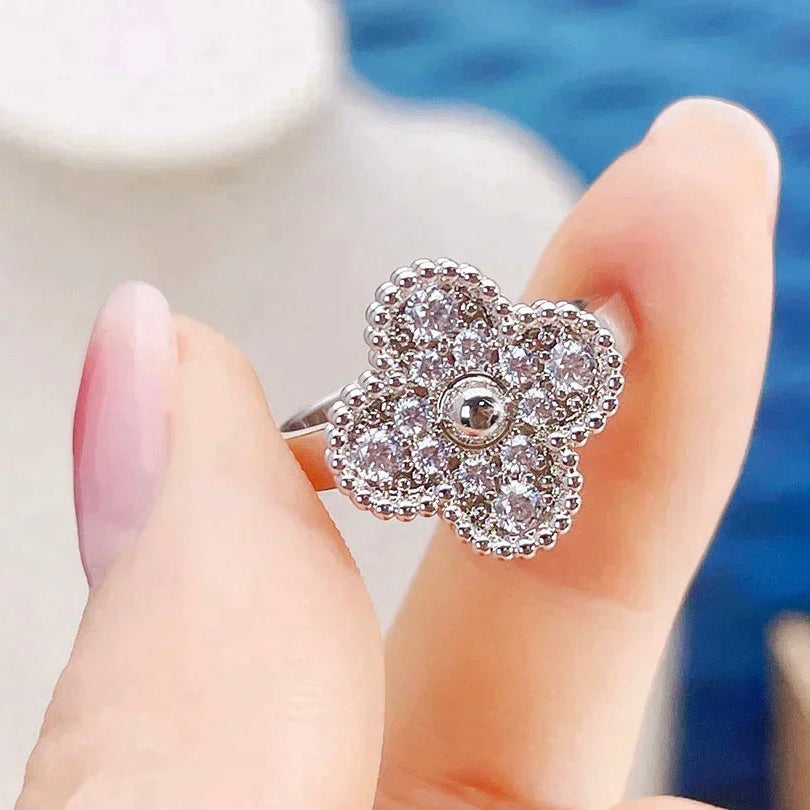 DIANA CLOVER DIAMOND RING