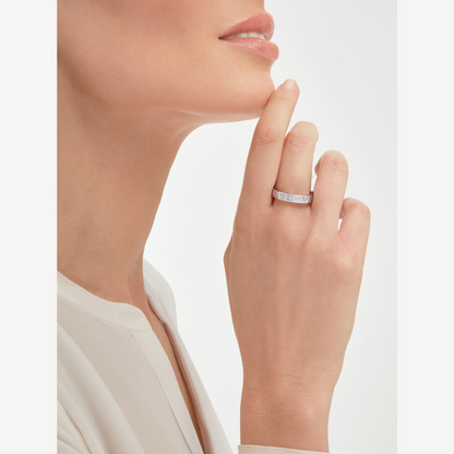 DIANA ZERO 1 ESSENTIAL WITH A DIAMOD RING