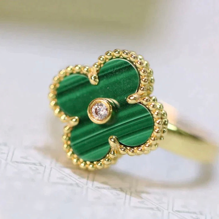 DIANA CLOVER MALACHITE RING GOLD DIAMOND