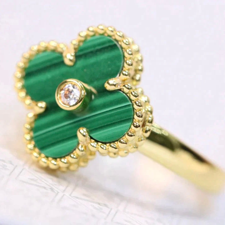 DIANA CLOVER MALACHITE RING GOLD DIAMOND
