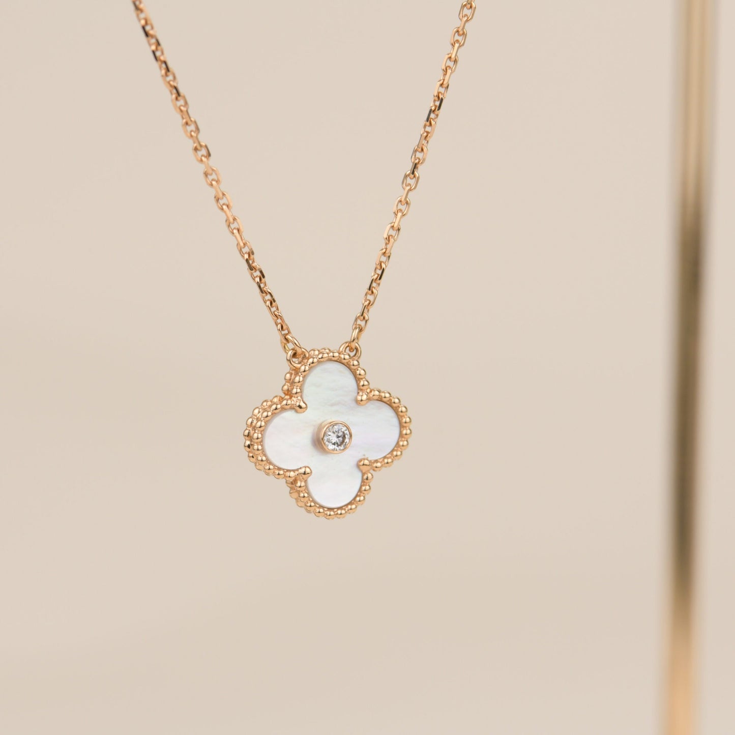 DIANA CLOVER 15MM DIAMOND WHITE FRITILLARIA NECKLACE