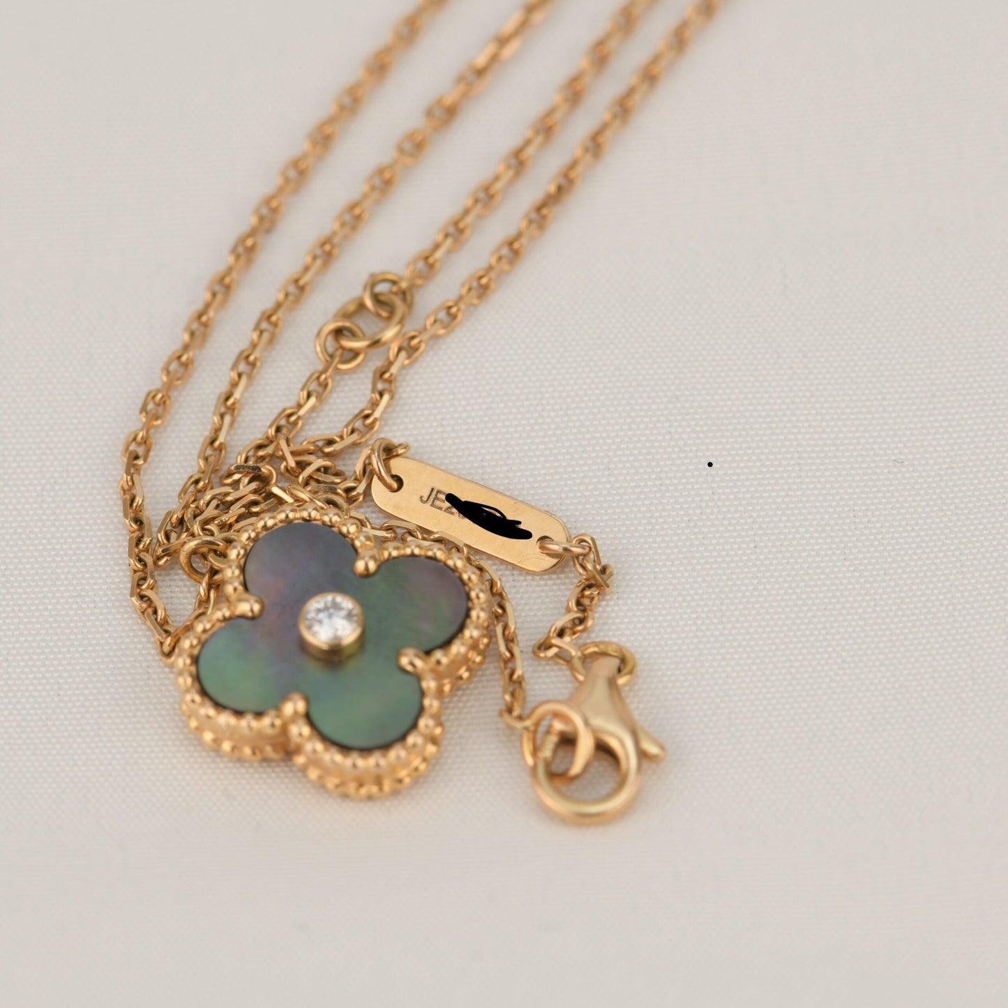 DIANA CLOVER 15MM DIAMOND AND MOTHER-OF-GREY NECKLACE