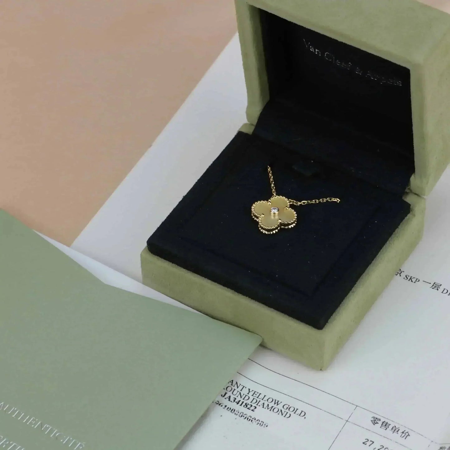 DIANA CLOVER 15MM DIAMOND GOLD MOTHER OF PEARL NECKLACE