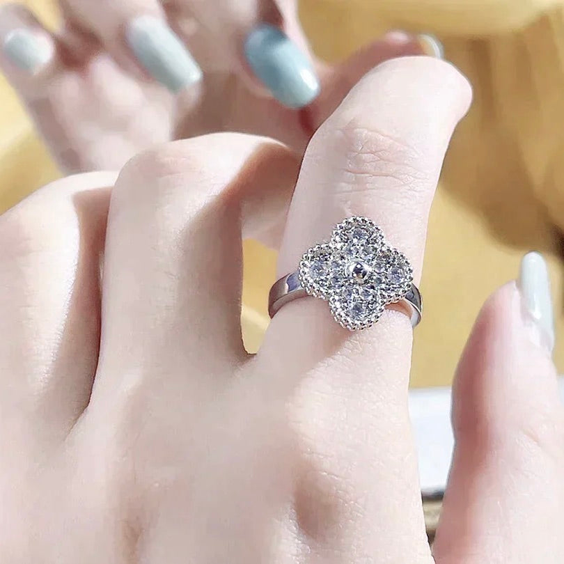 DIANA CLOVER DIAMOND RING