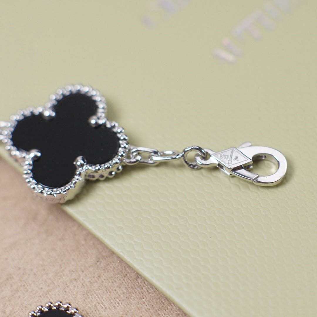DIANA CLOVER 5 MOTIF ONYXS  BRACELET SILVER