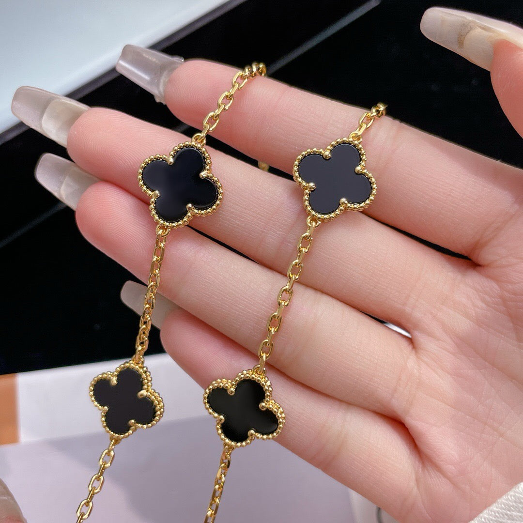 DIANA CLOVER 10 MOTIFS ONYX NECKLACE
