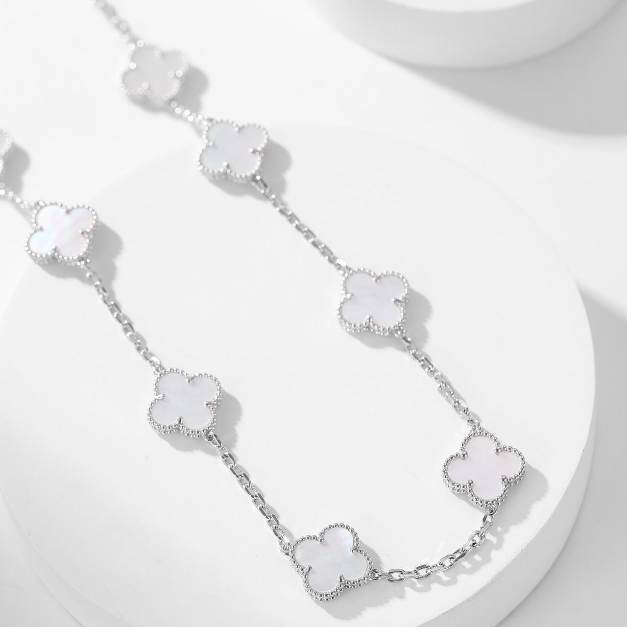 DIANA CLOVER 10 MOTIFS WHITE MOTHER OF PEARL NECKLACE