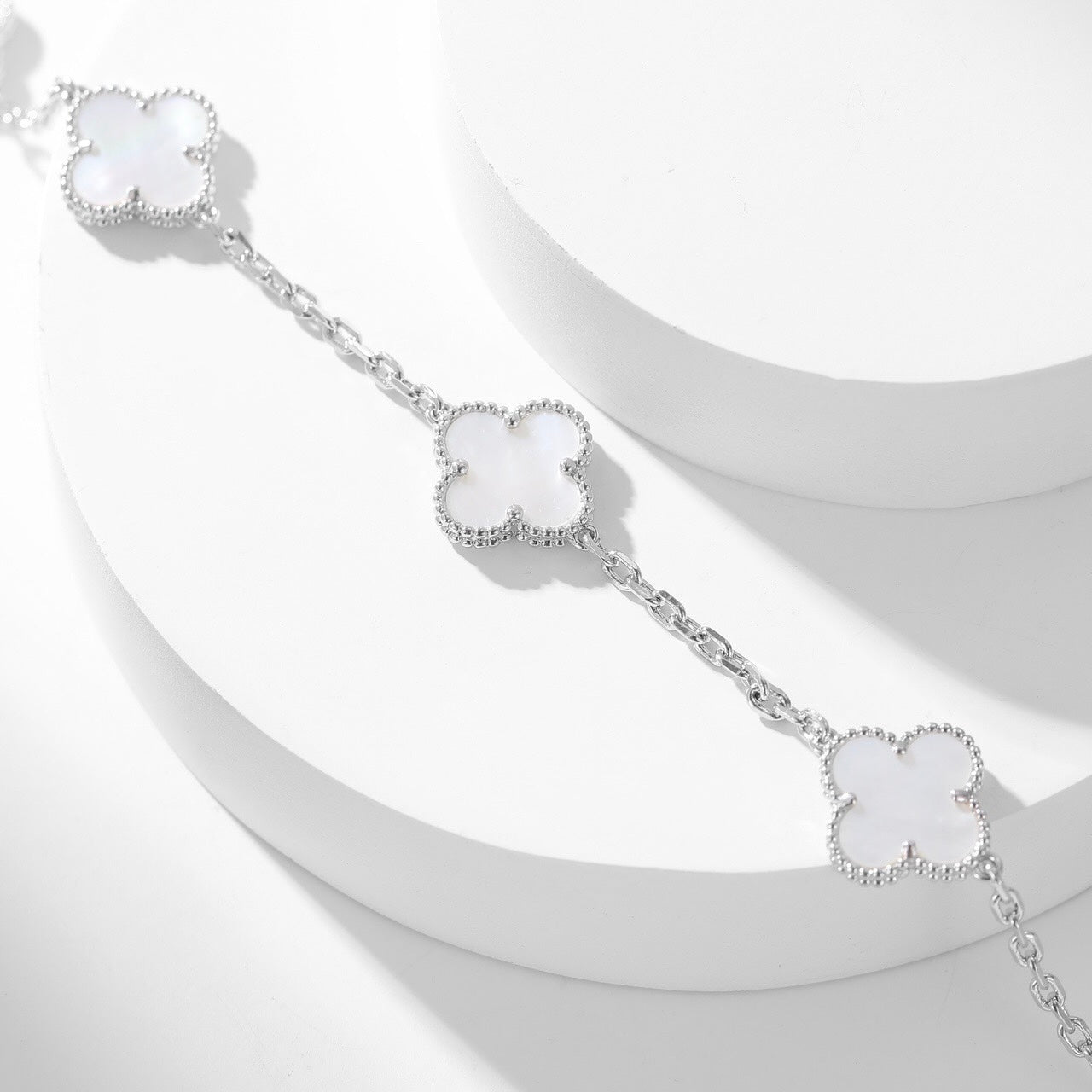 DIANA CLOVER 10 MOTIFS WHITE MOTHER OF PEARL NECKLACE