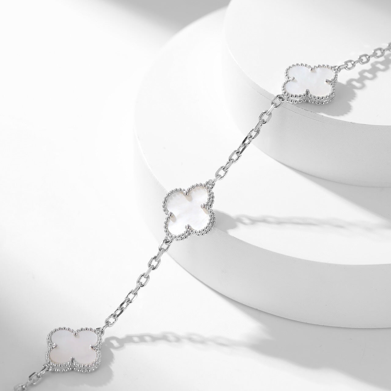DIANA CLOVER 10 MOTIFS WHITE MOTHER OF PEARL NECKLACE