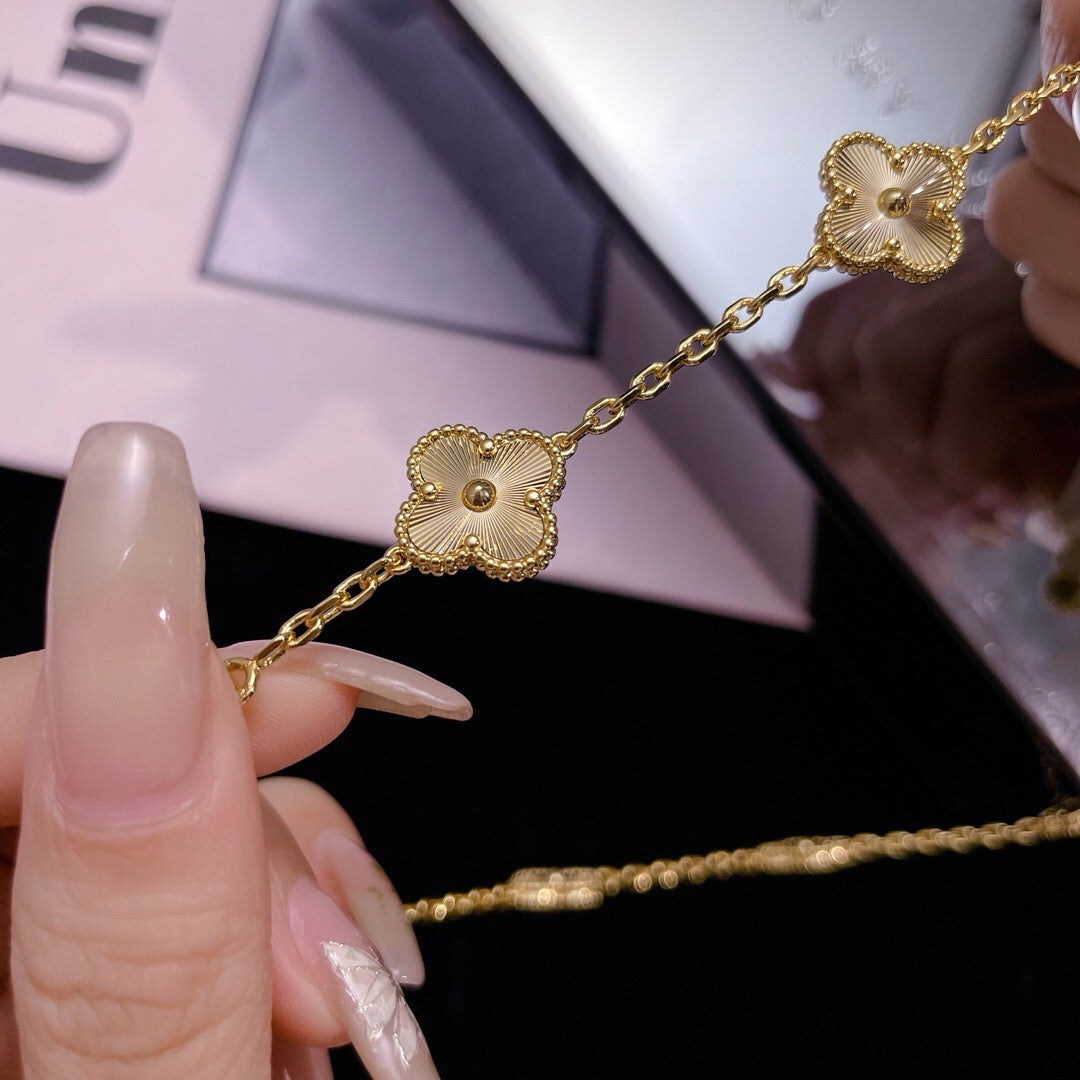 DIANA CLOVER 10 MOTIFS LASER NECKLACE