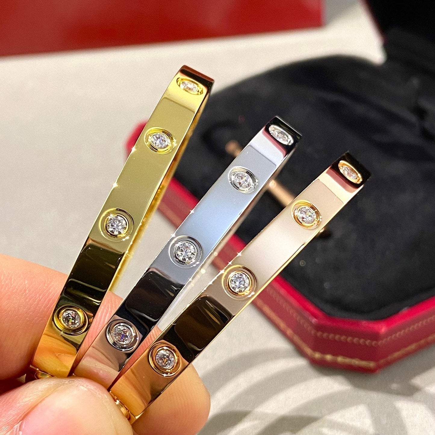 DIANA LOVE BRACELET 6.1MM 10 DIAMONDS