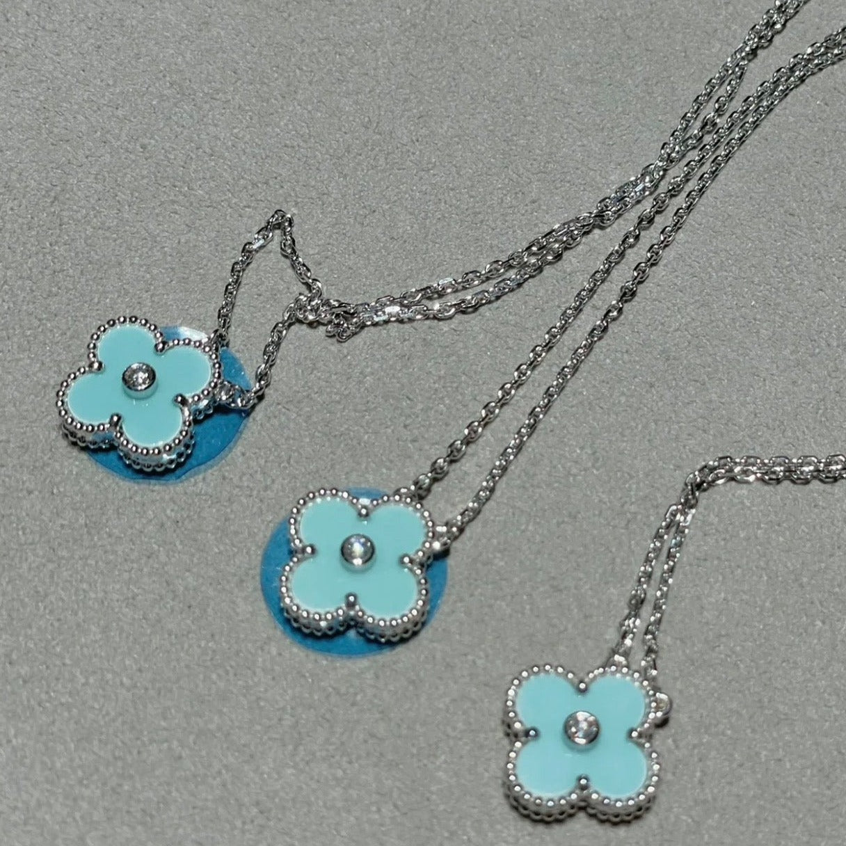 DIANA CLOVER 1 DIAMOND LIGHT BLUE SILVER NECKLACE